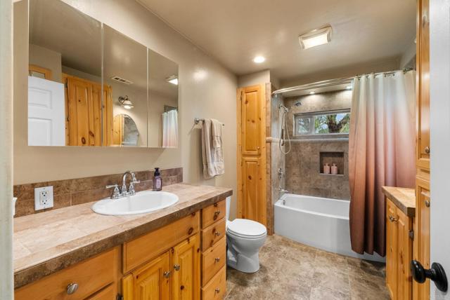 27751 Highway 79, Santa Ysabel CA: https://media.crmls.org/mediaz/9ec47c67-6871-4ba2-9a2c-695f1487fe2f.jpg