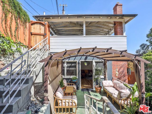 6921 Paseo Del Serra Drive, Los Angeles CA: https://media.crmls.org/mediaz/9ec47f8b-c1ec-494b-8fce-d759a0e5c236.jpg