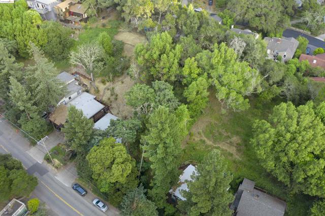 0 Thornhill Dr, Oakland CA: https://media.crmls.org/mediaz/9ec4ed89-e47e-4f3b-9c3c-c0698a61906a.jpg