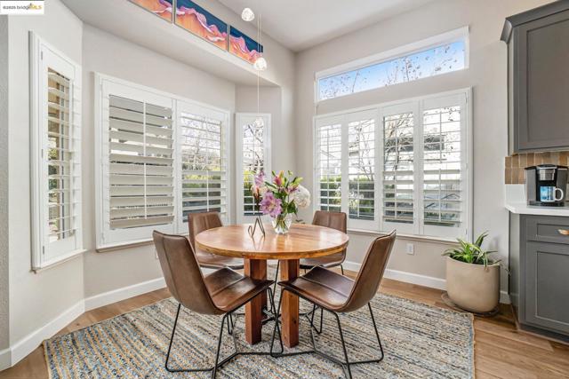 139 Pippin Dr, Brentwood CA: https://media.crmls.org/mediaz/9ec509f5-0851-4e3e-93f3-57cf2bfa64b8.jpg