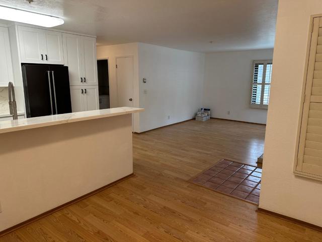 808 Red Leaf Court, San Francisco CA: https://media.crmls.org/mediaz/9ec74569-14d6-4914-966b-e054a17d0b0c.jpg