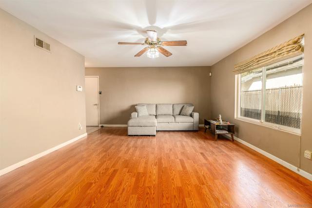 8546 Blanco Terrace, El Cajon CA: https://media.crmls.org/mediaz/9ec76f7a-ab4d-4e41-8477-9d1a4b3155e9.jpg