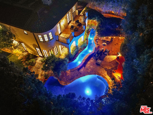 18414 Corazon Circle, Tarzana CA: https://media.crmls.org/mediaz/9ec771d4-5735-443b-a875-fa5e59a17f6a.jpg
