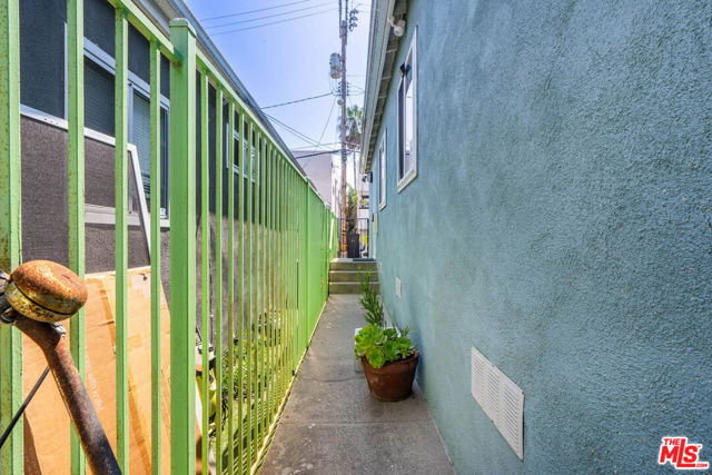 122 Thornton Place photo 7