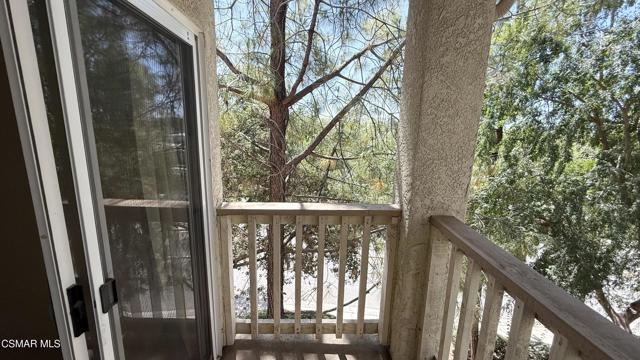 5824 Oak Bend Lane, Oak Park CA: https://media.crmls.org/mediaz/9ec90ce1-ce64-4b5e-b00d-c9525d9c0489.jpg