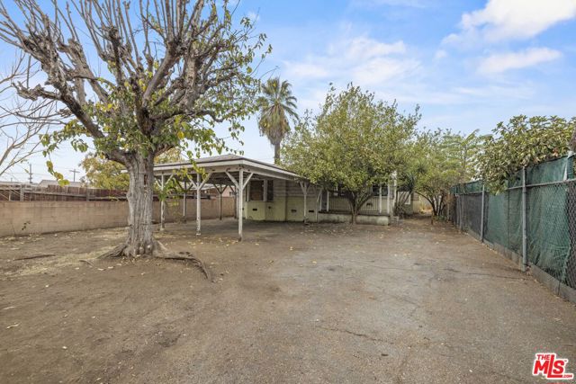 13723 Pinney Street photo 1