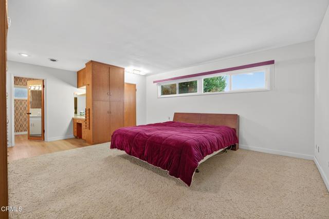 640 Fernwood Drive, Oxnard CA: https://media.crmls.org/mediaz/9eca14d2-1997-4527-9998-ec0ed6752368.jpg