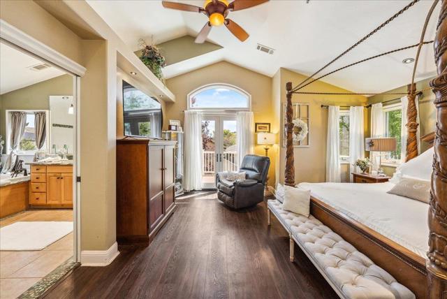 17666 Winding Creek Road, Salinas CA: https://media.crmls.org/mediaz/9eca2331-d3c2-4c93-a8f6-252b8b70d5a5.jpg