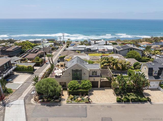730 Stratford Court, Del Mar CA: https://media.crmls.org/mediaz/9eca6f5f-efba-471b-b887-c7629516ad47.jpg