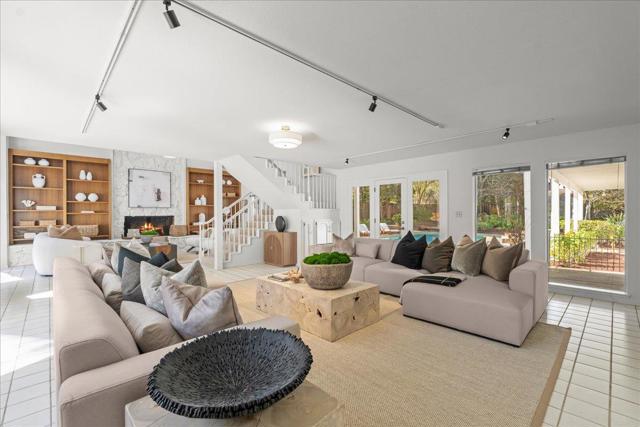 14721 Live Oak Lane, Saratoga CA: https://media.crmls.org/mediaz/9eca7e48-016b-45b4-935f-4af7bce0f4aa.jpg