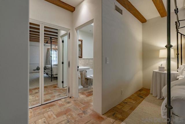 17116 Paseo Hermosa, Rancho Santa Fe CA: https://media.crmls.org/mediaz/9eca7e8e-77c2-48af-b7cf-dc95e1a4d99b.jpg