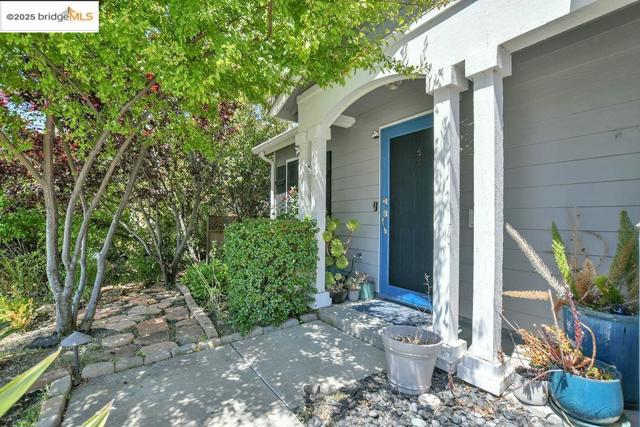 4525 Temblor Way, Antioch CA: https://media.crmls.org/mediaz/9ecab4c6-da93-45c2-91ba-8e156053fb7e.jpg