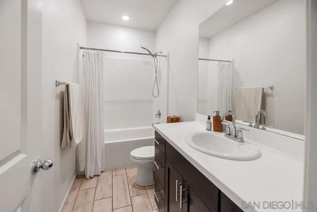 1569 Wildgrove Way, Vista CA: https://media.crmls.org/mediaz/9ecb06cb-4fcb-47e6-88c2-1a76f099fb15.jpg