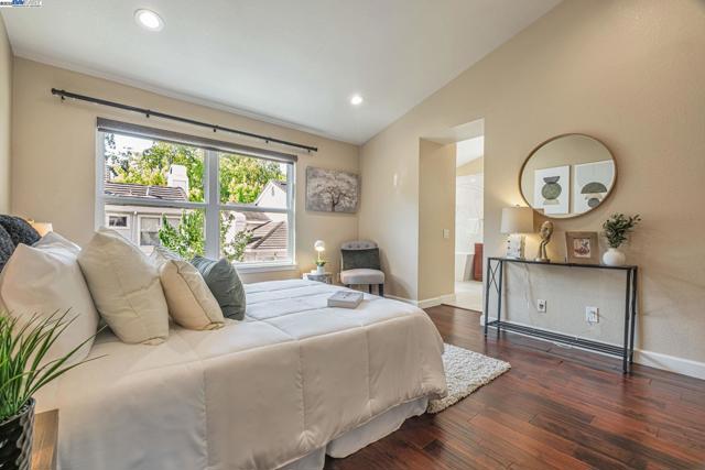 5406 Ontario Cmn, Fremont CA: https://media.crmls.org/mediaz/9ecbada9-8911-4e67-bdd0-38a54c85a586.jpg