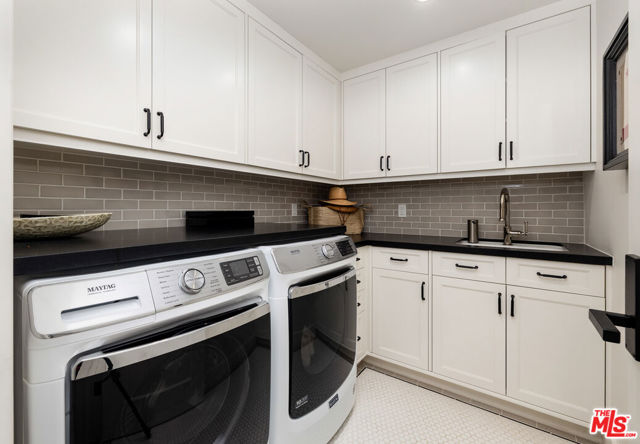 1479 Bonnymede Drive, Santa Barbara CA: https://media.crmls.org/mediaz/9ecbae84-8af8-44e6-9155-47c6f462763b.jpg