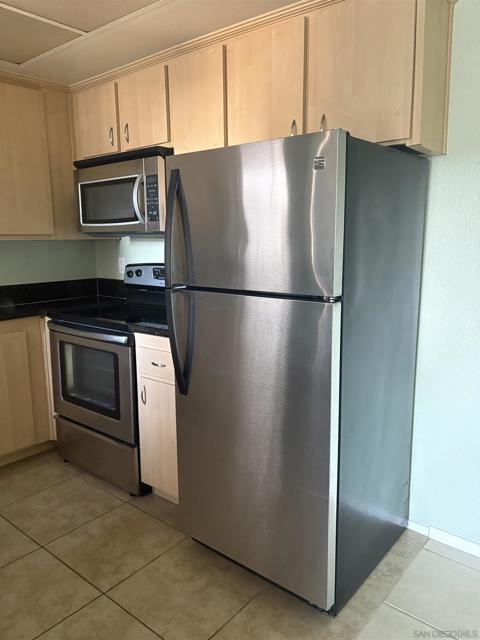 5962 Rancho Mission RD, San Diego CA: https://media.crmls.org/mediaz/9ecc3bf9-6e79-4997-b9ff-9f6caf371d99.jpg