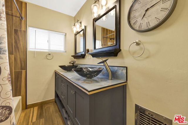 10133 Maple Street, Bellflower CA: https://media.crmls.org/mediaz/9ecc95bd-55f7-4eec-b30f-3eb4281746b4.jpg