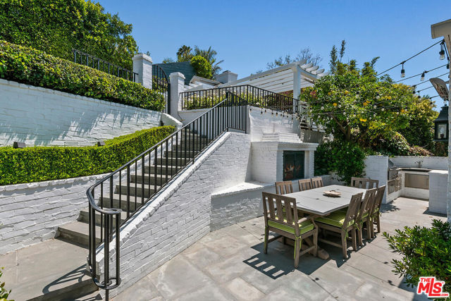 10428 Wyton Drive, Los Angeles CA: https://media.crmls.org/mediaz/9ecce425-1a76-468f-9fd3-81eb78f966ed.jpg