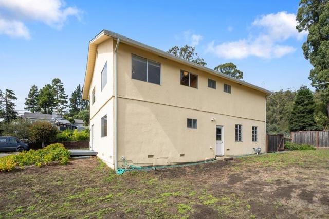 422 Santa Maria Avenue, El Granada CA: https://media.crmls.org/mediaz/9ecd2368-b33d-4f8d-99ab-123143b5395b.jpg