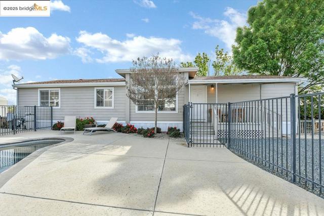 Image 26 of 57 For 6170 Sellers Ave