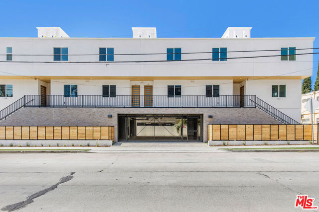 11241 W Morrison Street, North Hollywood CA: https://media.crmls.org/mediaz/9ece540d-a87a-49e9-abf2-a2c9e8323aa0.jpg