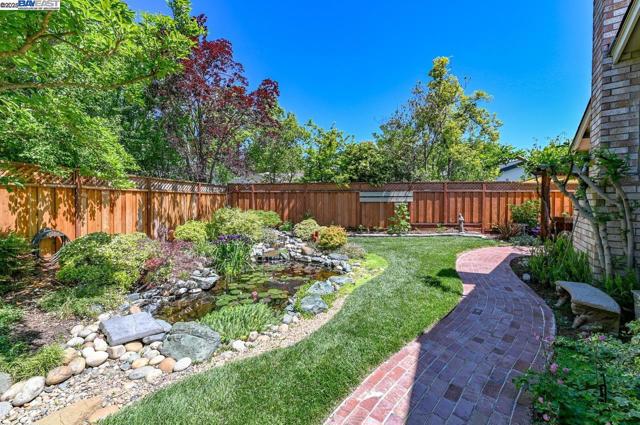 6701 Taffy Ct, Pleasanton CA: https://media.crmls.org/mediaz/9ecedc4d-fe70-4fc9-997c-2e02db59e136.jpg