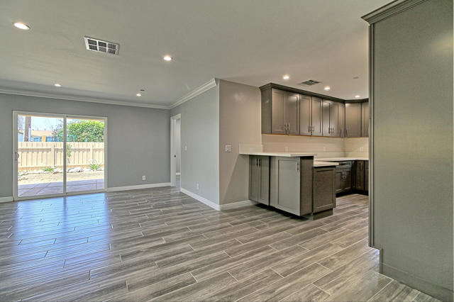 159 S Hayes Avenue, Oxnard CA: https://media.crmls.org/mediaz/9ecf2cef-df9c-4abc-b802-dc7dcb102eeb.jpg