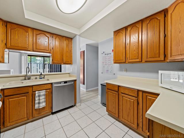 1138 Via Loma Vista, El Cajon CA: https://media.crmls.org/mediaz/9ecfb8bd-4b98-42ab-8e48-c1c69f9ee2ef.jpg