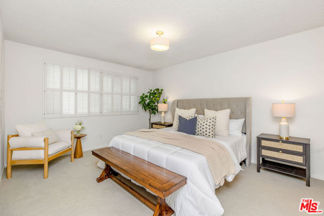 930 3rd Street, Santa Monica CA: https://media.crmls.org/mediaz/9ecfec38-c3d4-4feb-8752-1674f0f80592.jpg