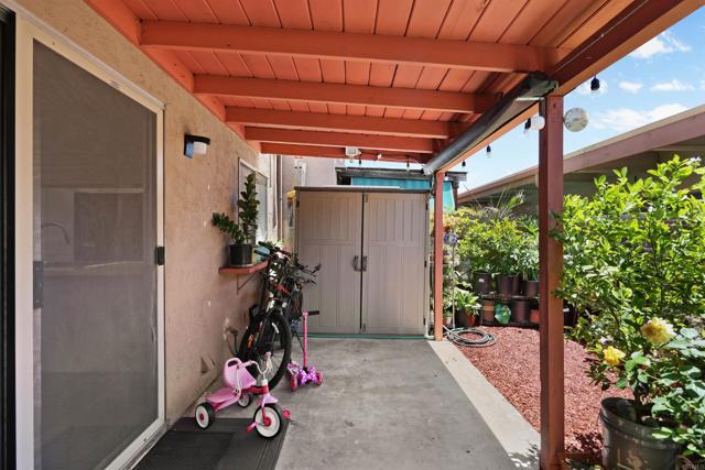 Detail Gallery Image 22 of 42 For 11935 Royal Rd #E,  El Cajon,  CA 92021 - 3 Beds | 1/2 Baths