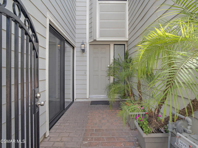 1206 S Westlake Boulevard, Westlake Village CA: https://media.crmls.org/mediaz/9ed070f3-08ea-4b8e-8efb-e14ff870eb15.jpg