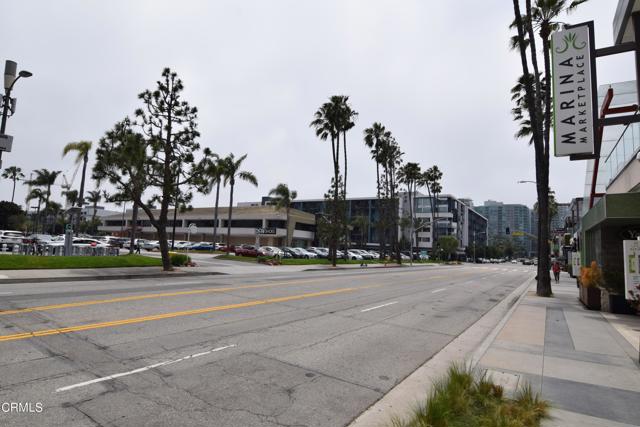 Detail Gallery Image 44 of 46 For 13340 Maxella Ave #3,  Marina Del Rey,  CA 90292 - 3 Beds | 2/1 Baths