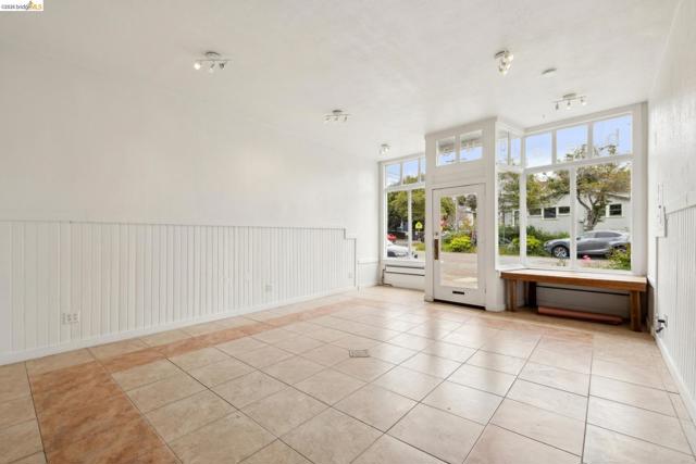 1718 Bancroft Way, Berkeley CA: https://media.crmls.org/mediaz/9ed20c06-87c8-4417-be14-ffb73e5b0c3b.jpg