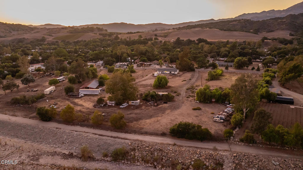 https://media.crmls.org/mediaz/9ed21bc6-2a0e-49a2-ac15-2167f5c6c775.jpg?preset=X-Large