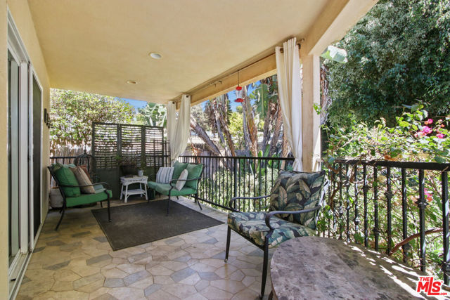 1246 N Genesee Avenue, West Hollywood CA: https://media.crmls.org/mediaz/9ed2699f-bfe0-46c5-9c70-a2c7562c7487.jpg