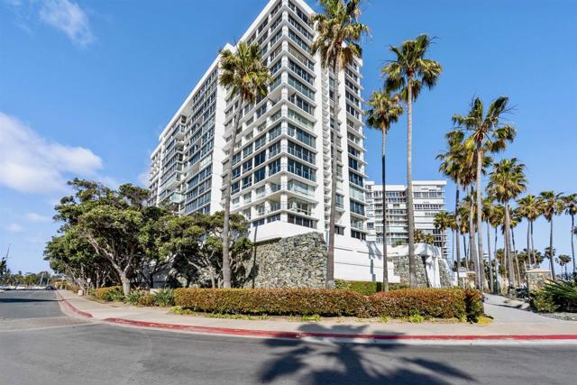 1810 Avenida Del Mundo, Coronado CA: https://media.crmls.org/mediaz/9ed27805-64a3-4eda-bc43-2f83d91420fa.jpg