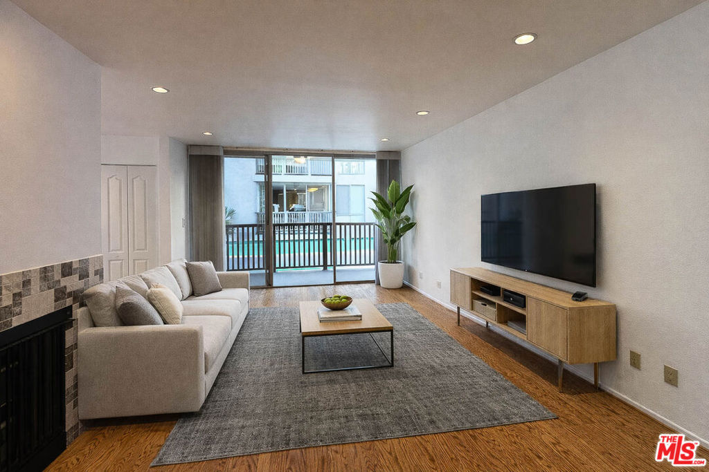 1134 Alta Loma Road #115