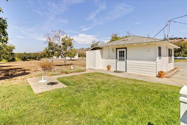 4125 Prunedale Avenue, Gilroy CA: https://media.crmls.org/mediaz/9ed2c397-0e3a-4c22-a559-f06042978d71.jpg
