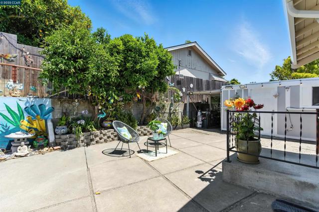 1201 Valle Vista Ave, Vallejo CA: https://media.crmls.org/mediaz/9ed339cb-3c67-46cc-ba74-05cab846c39c.jpg