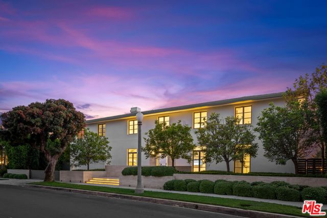 623 Alma Real Drive, Pacific Palisades CA: https://media.crmls.org/mediaz/9ed39505-1800-44c0-bf64-aaf008050426.jpg