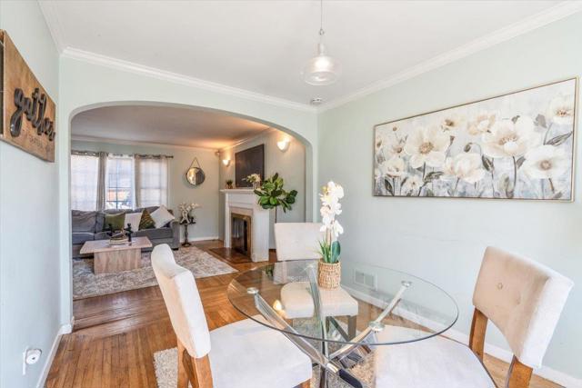 9401 Castlewood Street, Oakland CA: https://media.crmls.org/mediaz/9ed495e2-57be-446c-87ea-9473186d2015.jpg