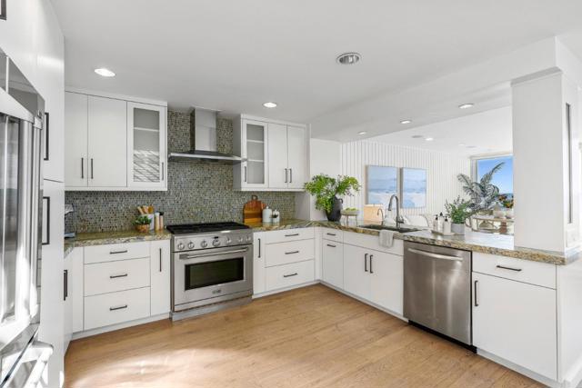 9 Rockview Drive, Santa Cruz CA: https://media.crmls.org/mediaz/9ed5691e-9ef9-4b6b-8f8e-ab73e5519446.jpg
