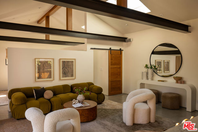 28036 Sea Lane Drive, Malibu CA: https://media.crmls.org/mediaz/9ed5a8f1-ca2b-4951-a041-ec4ca4580d0a.jpg