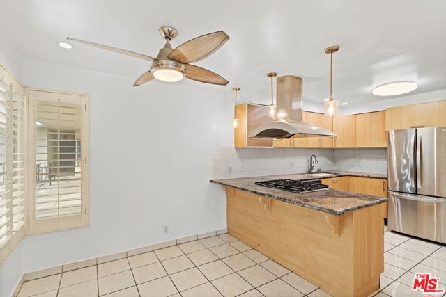 530 Evergreen Street, Inglewood CA: https://media.crmls.org/mediaz/9ed668ee-18a5-464c-923d-5250f83bb270.jpg