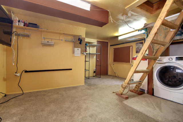 735 Santa Barbara Avenue, Sugarloaf CA: https://media.crmls.org/mediaz/9ed6a634-2eef-4aab-bd8d-10121236a092.jpg