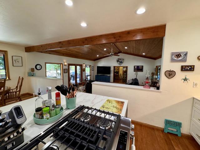 14543 Kathy Lane, Pioneer CA: https://media.crmls.org/mediaz/9ed6cc54-699f-462a-93e7-34efcb571605.jpg