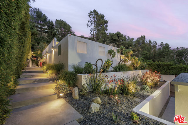 2544 Greenvalley Road, Los Angeles CA: https://media.crmls.org/mediaz/9ed6db35-1b8d-4772-b4b1-6d8b95764af8.jpg