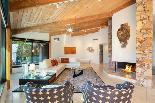 45371 Rancho Palmeras Drive, Indian Wells CA: https://media.crmls.org/mediaz/9ed6f80e-2be3-4e5b-9289-a0b625183ca8.jpg
