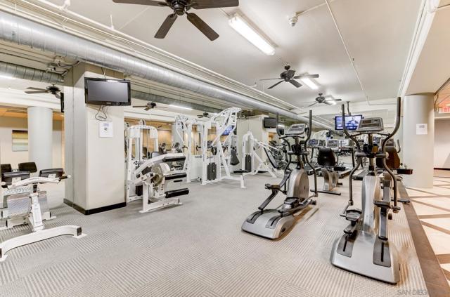 1551 4Th Ave, San Diego CA: https://media.crmls.org/mediaz/9ed75901-8182-4652-8cba-c0977ae92cbc.jpg