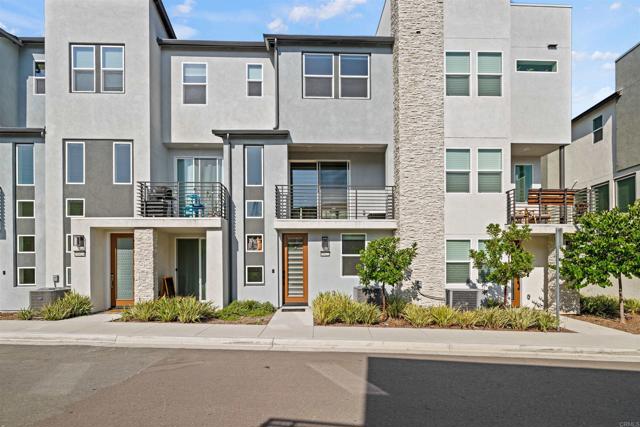 10422 Adamson Way, San Diego CA: https://media.crmls.org/mediaz/9ed78358-f0fd-441c-a33d-f0b733cc415d.jpg